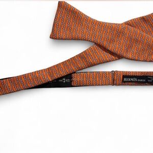 Hermès Orange Patterned Bow Tie